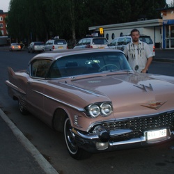 Cruise med Cadillac Deville -58